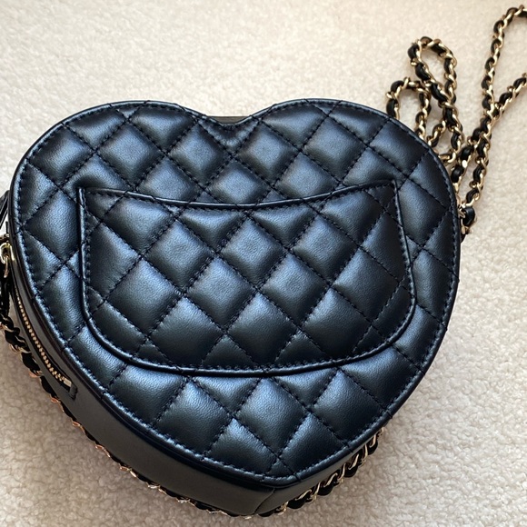 CHANEL Large Heart Bag black CC 22S Lambskin Leather Crossbody NEW Authentic - Picture 12 of 16
